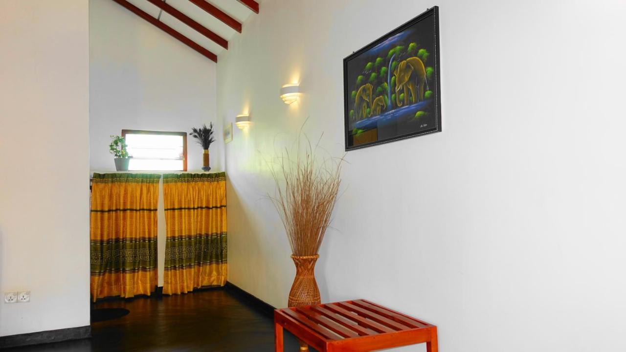 Regina Beach Bungalow Trincomalee Extérieur photo